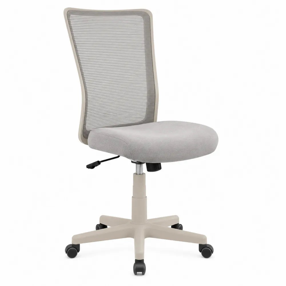 Silla de oficina gris con respaldo de malla y base ajustable