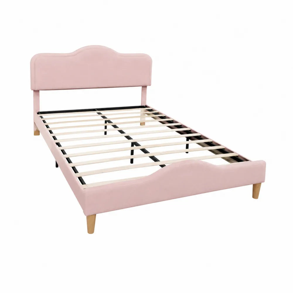 Cama tapizada rosa con cabecero de poliéster y patas de madera